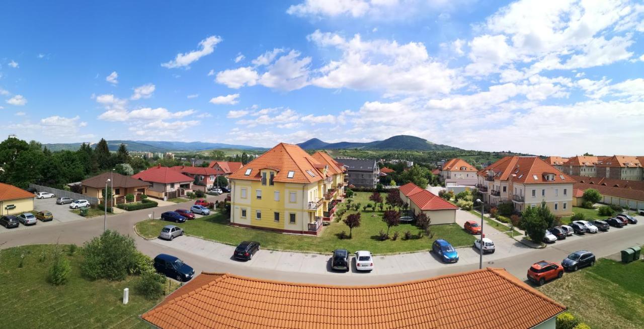 Orsika Hilltop Apartman Eger Exterior photo