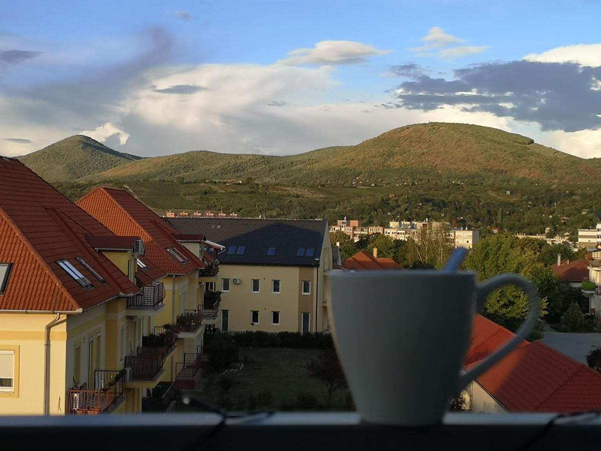 Orsika Hilltop Apartman Eger Exterior photo