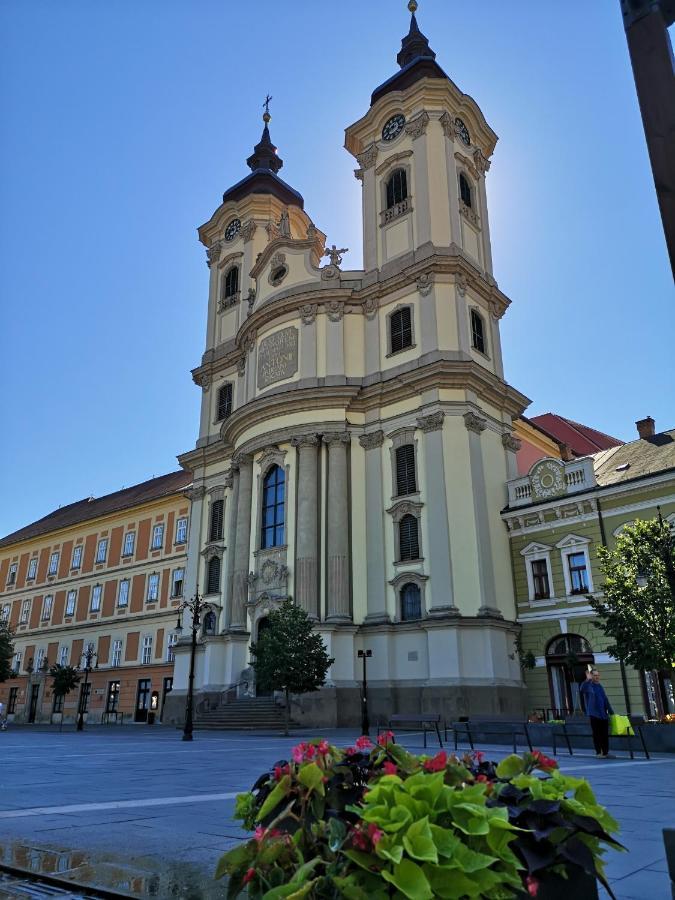 Orsika Hilltop Apartman Eger Exterior photo